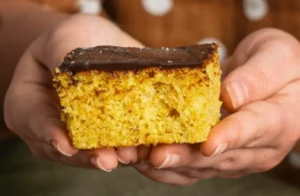 Aprenda a receita do bolo de cenoura clássico